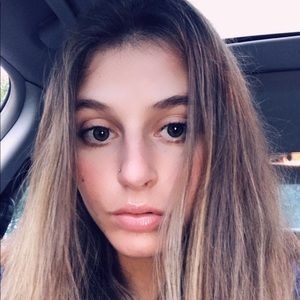 Meet your Posher, Vanessa